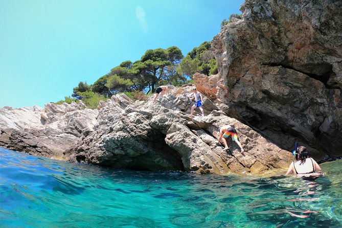 Half-Day Best Beaches & Bays Private Speed Boat Tour - Drinks, gear, and what you still need to bring