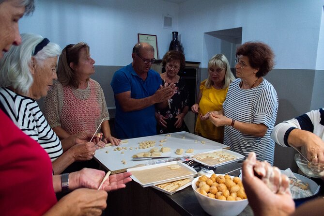 Half-Day Cooking Workshop Gastronomy in Korcula - Lumblija, a cake with two centuries of tradition