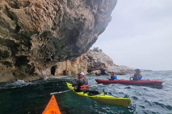 Half-day kayak tour from Hvar town - The first 40 minutes on the water