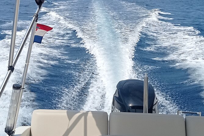 Half-Day Private Speed Boat Tour in Dubrovnik on Elaphiti Islands - What the skipper adds to the experience