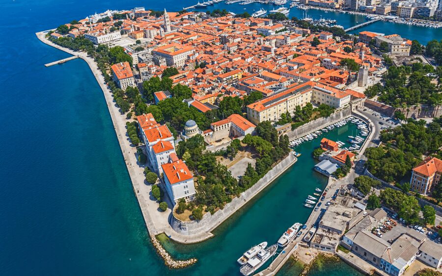 History Walking Group Tour in Old Center of Zadar - St. Anastasia’s Cathedral adds another layer