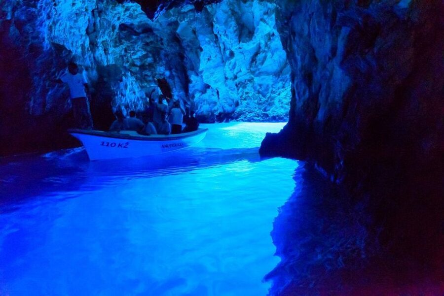 Hvar:Blue & Grenn Cave and Vis Island Private Speedboat Tour - Lunch on Vis adds a slower local stop