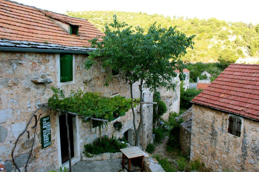 Hvar Hidden Gems Tour with Lunch or Dinner - Brusje lavender fields and the question of timing