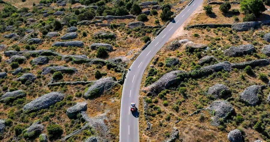Hvar: Tuk Tuk island tour - Malo Grablje, the ghost village with a human story