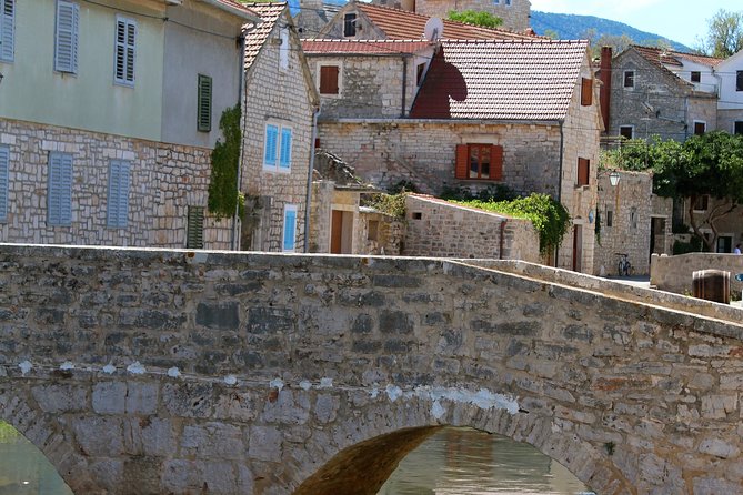 Hvar Wine tasting small group experience - Wine and olive oil: what you are really paying for