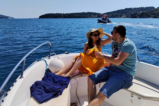 Islands & Caves Private Tour with pickup, drinks & fuel included - Sipan and the village of Suđurađ