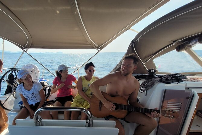 Islands Tour on Luxurious Jeanneau Sun Odyssey - Snacks, drinks, and the lunch question