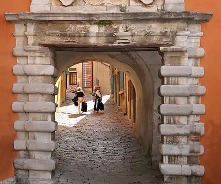 Istria Highlights Tour from Rijeka or Pula - Hum and the story of Istria’s smallest city