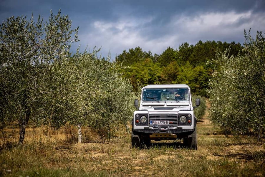 Istria: Land Rover Off-Road Adventure with Tastings - Hum and its small museum