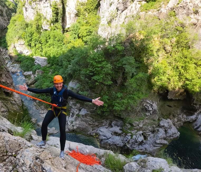 Iz Omisa/Zadvarija: Extremni Canyoning na rijeci Cetini - Cetina Canyoning at a Glance