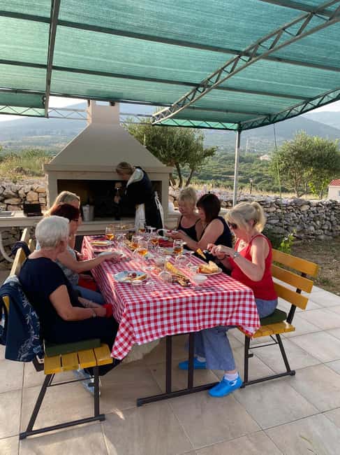 Kastela: Wine & Olive Tasting Tour w/Delicacies & Live Music - Who will enjoy this tour most?