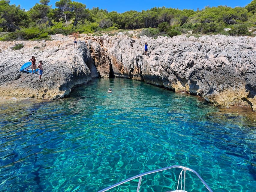 Korčula Snorkeling&Swimming, Shipwreck & More, Private Tour - Stupe and Majsan in the Blue Lagoon