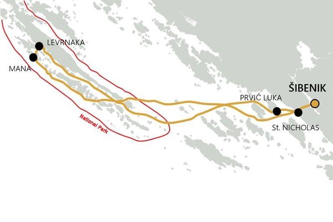 Kornati Experience small group (12 pax) boat tour - Leaving Šibenik and passing the historic harbor