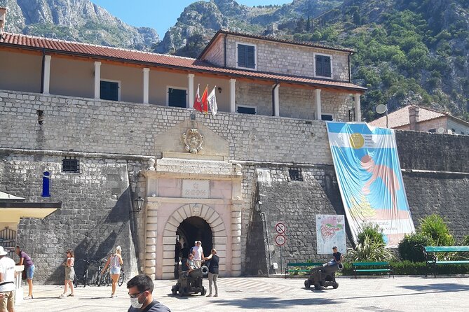 Laizy Wednesdays Tour to Montenegro - The early road to Herceg Novi