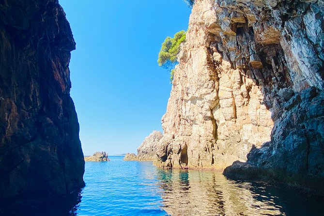 Luxury Private Boat Tour to Elaphiti Islands - Swimming, snorkeling, and the small comforts