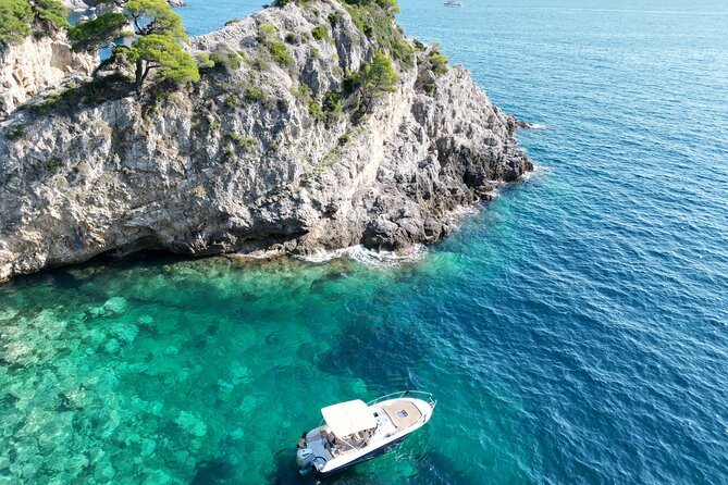 Luxury Private Speedboat Tour Islands & Blue Cave - A picnic makes the long version easier