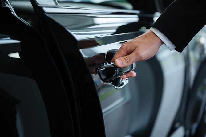 Luxury private transfer: Dubrovnik airport to Dubrovnik - Reaching hotels near the Old Town