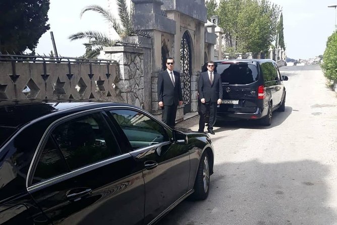 Luxury private transfer: Dubrovnik to Dubrovnik airport - What the Mercedes ride is like