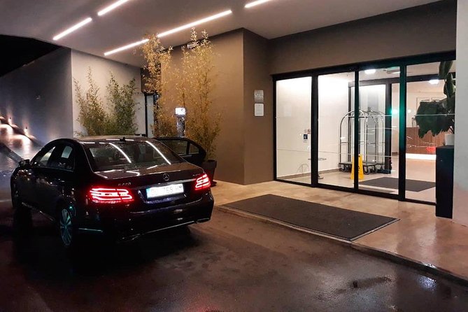 Luxury private transfer: Dubrovnik to Dubrovnik airport - Hotel, apartment, and cruise-port arrangements
