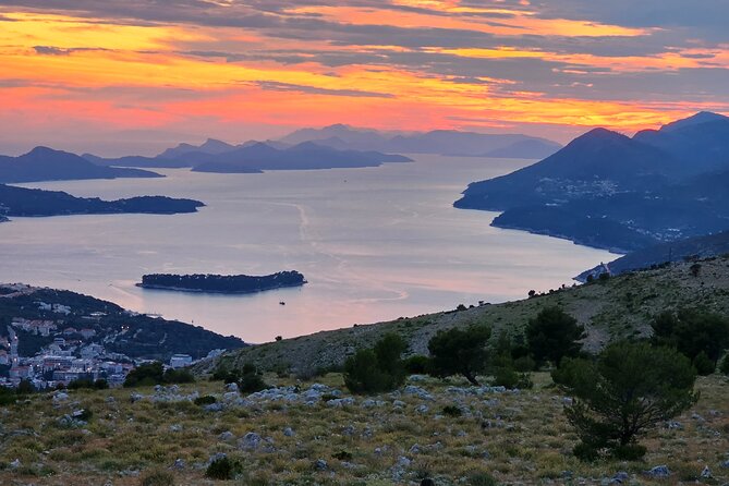 Luxury Sunset Tour with Wine Tasting - What the private format adds