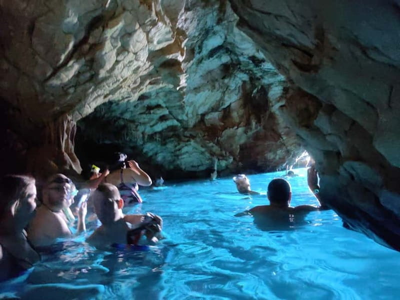 Makarska: 3-island Speedboat Cave & Blue Lagoon Tour - The 40-minute crossing from Makarska