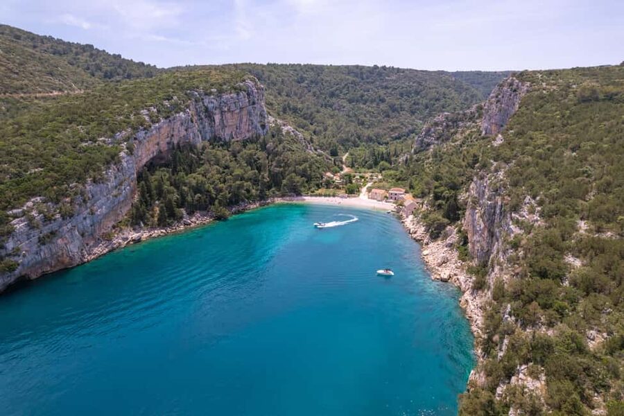 Makarska: 3-island Speedboat Cave & Blue Lagoon Tour - What the $96 price includes