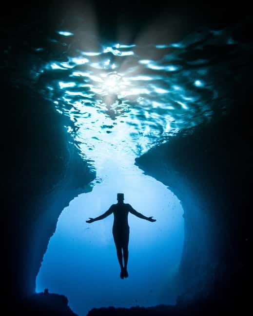 Makarska: 3-island Speedboat Cave & Blue Lagoon Tour - Pokrivenik gives you an early swim on Hvar