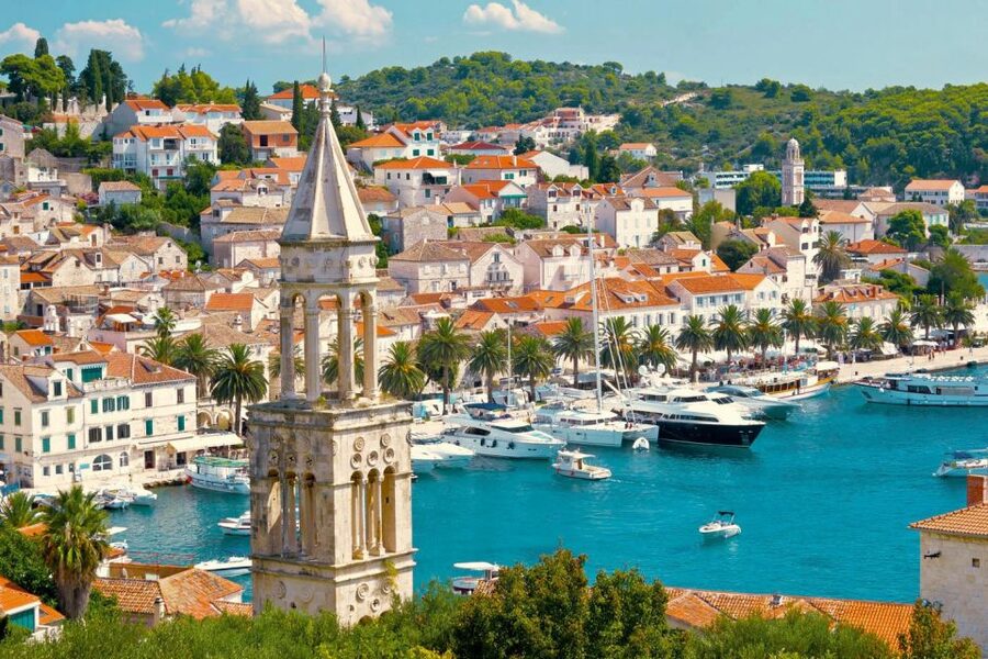 Makarska: 5-Islands Tour, Blue Cave, Vis, Hvar & Brač - Comfort, weather, and who should book