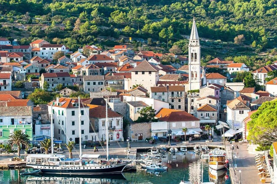 Makarska: Golden Horn Beach & Secluded Bays Speedboat Tour - Weather can change the day