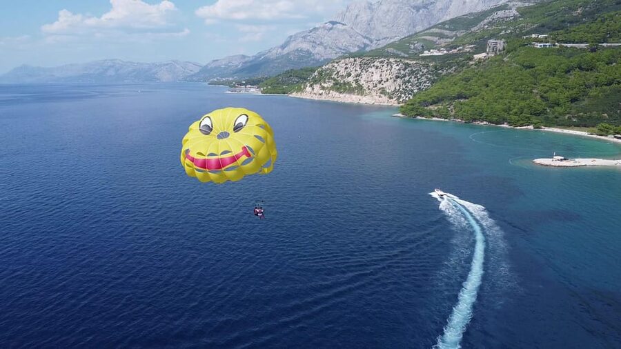 Makarska: Parasailing Experience - MPL Nautika - What the ride feels like from above