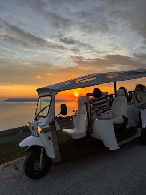 Makarska: Skywalk Tuk-Tuk Tour with Skip-the-Line Ticket - The return through the park