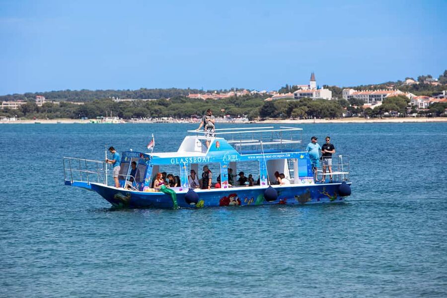 Medulin: Glass Boat Tour Experience to Kamenjak with Mermaid - What to bring to Medulin Harbour