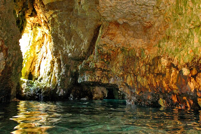 Medulin -Kamenjak 5h boat trip with lunch & drinks on Sandra Boat - What makes this Medulin boat trip worth considering