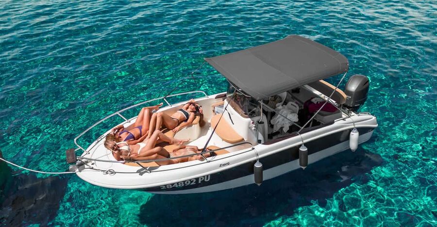 Medulin: Morning on Speedboat with Cave & Island Snorkeling - Unwinding on sandy Levan Island