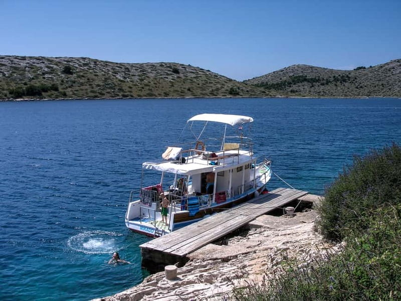 Mikado Kornati Excursion - Tarac Bay adds a little history to the water time