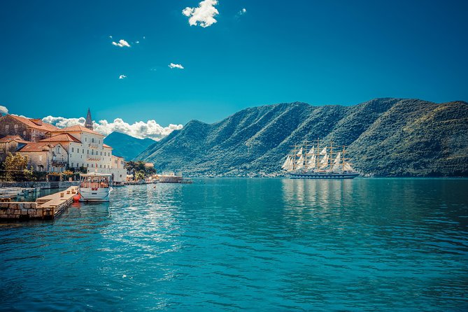 Montenegro Bay Cruise with Lunch on the Boat day trip - Lunch on the larger boat