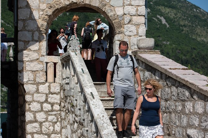 Montenegro: Bay of Kotor Day Trip from Dubrovnik English -Español - The return journey, borders, and drop-off