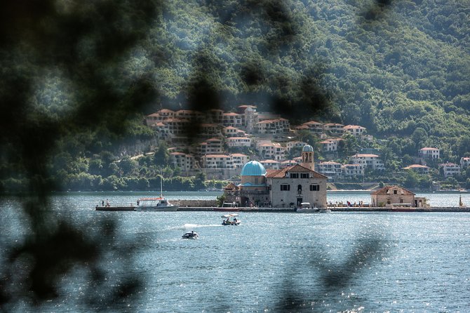 Montenegro: Bay of Kotor Day Trip from Dubrovnik English -Español - How the guides affect the experience
