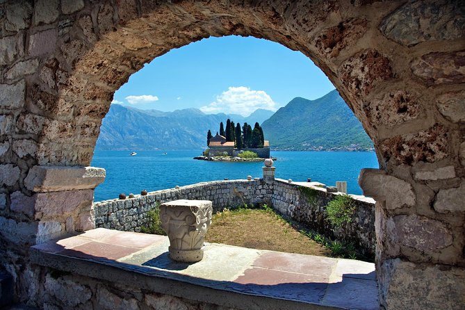 Montenegro Private Tour from Dubrovnik - Perast and the boat to Our Lady of the Rocks