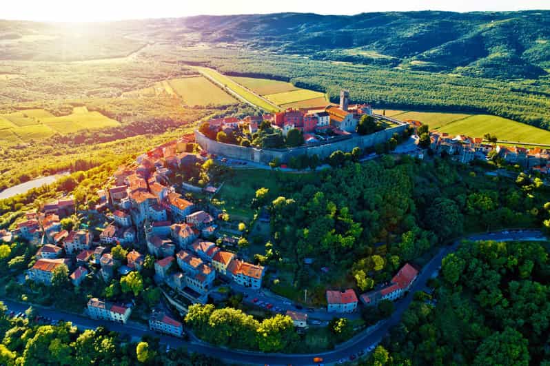 Motovun: The trail of Giants hiking tour & Fritule Tasting - Through vineyards and woods on the road of giants