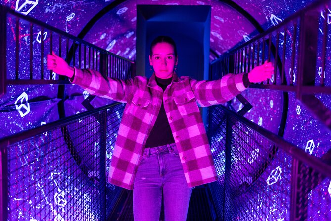 Museum of Illusions Zagreb - The Upside-Down Room and Other Photo Tricks