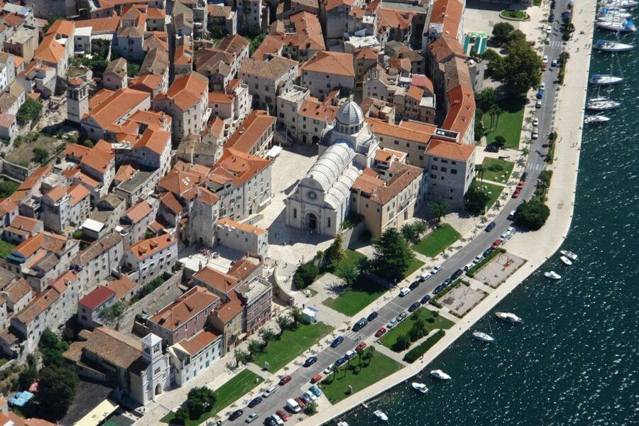 NP Krka tour with Boat Ride and Swimming in Skradin town - Entering Krka through Lozovac