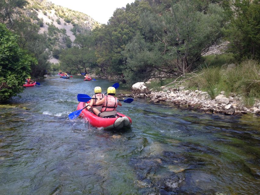 Obrovac: Rafting or Kayaking on the Zrmanja River - The guide team keeps a large group moving