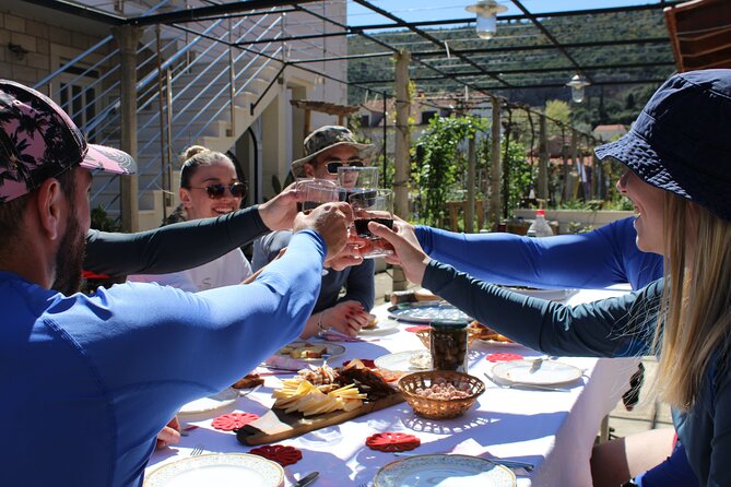 Ombla river Paddleboarding tour in Dubrovnik with snacks - Meeting a local family over garden food