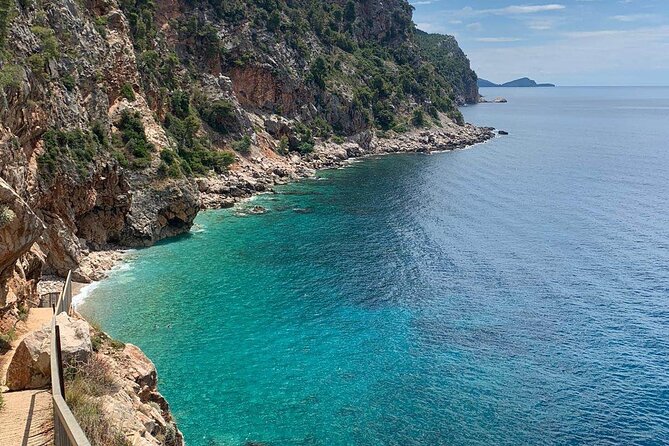 Picnic on Croatian Secret Beach - Swimming, sun, and the cold bag