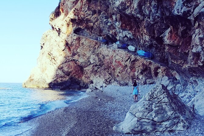 Picnic on Croatian Secret Beach - Why three people changes the experience