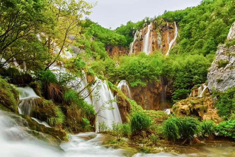 Plitvice Lakes: Guided Walking Tour with Train and Boat Ride - Why Plitvice works best with a planned route