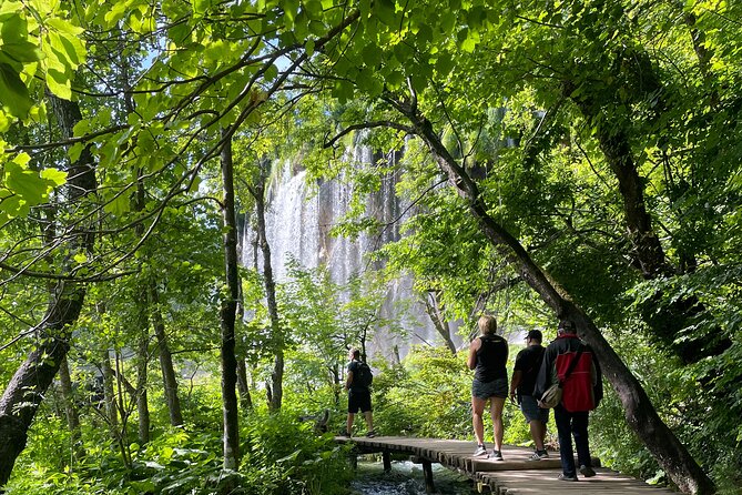 Plitvice Lakes with Ticket & Rastoke Guided Tour from Zagreb - Walking through the Lower and Upper Lakes