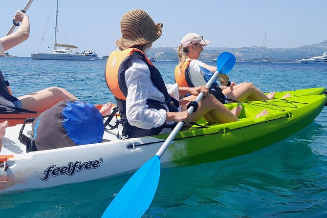 'Pomalo' Sunset Guided Kayak Tour in Cavtat - Getting comfortable before the sunset