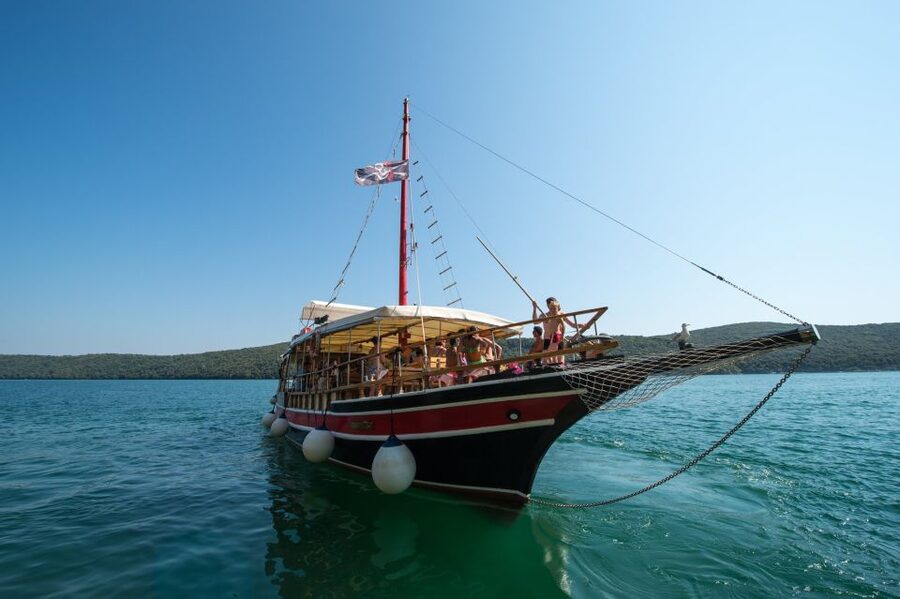 Poreč: Evening Boat Trip to Discover Dolphins - Setting out from Poreč’s main port